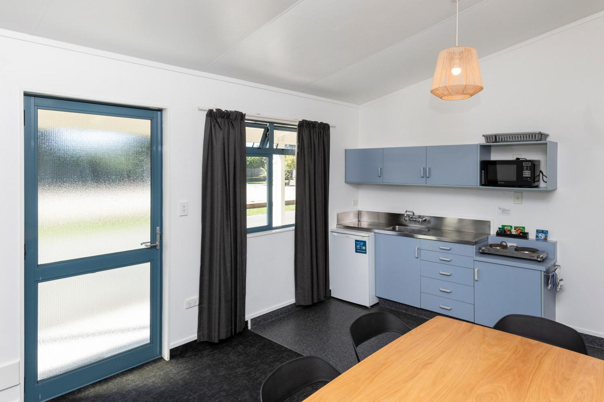 Waikanae Beach Top 10 Holiday Park Gisborne Exterior foto
