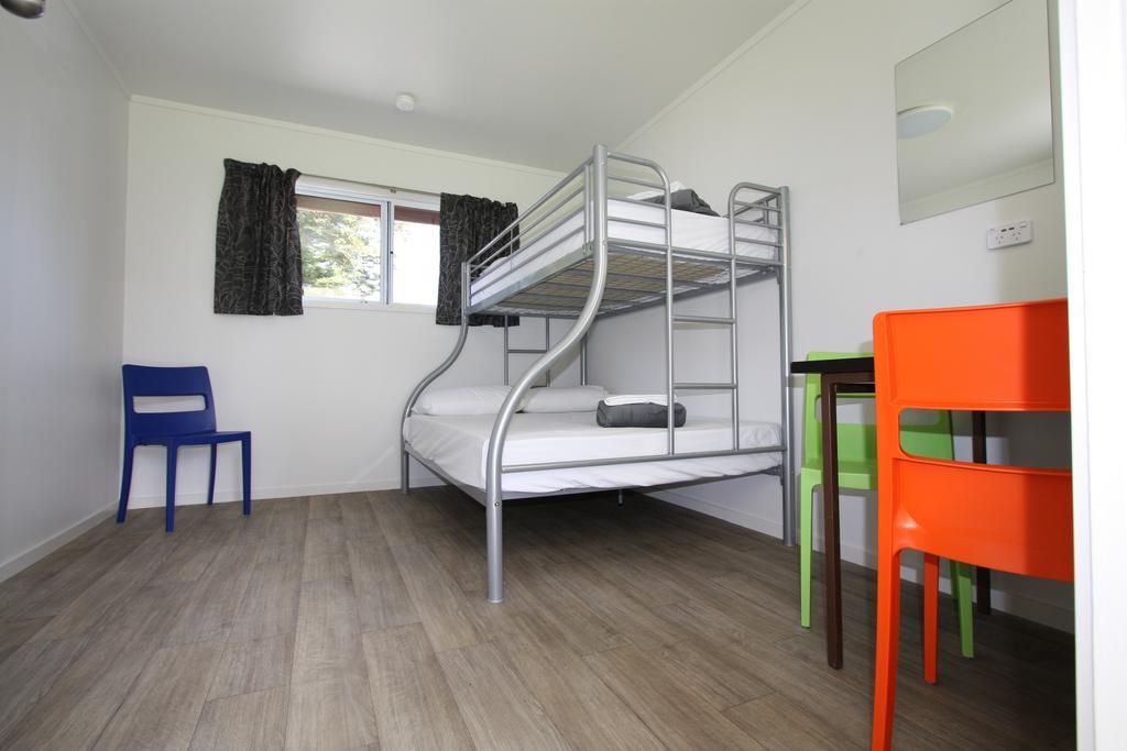Waikanae Beach Top 10 Holiday Park Gisborne Habitación foto